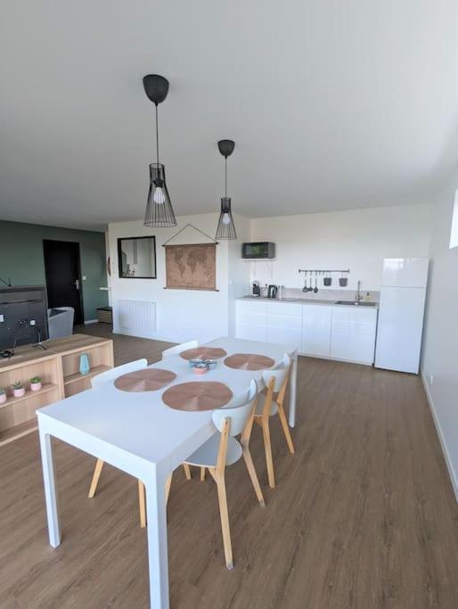 Bienvenue Chez Severine Et Julien Appartement 75M2 Mirefleurs المظهر الخارجي الصورة