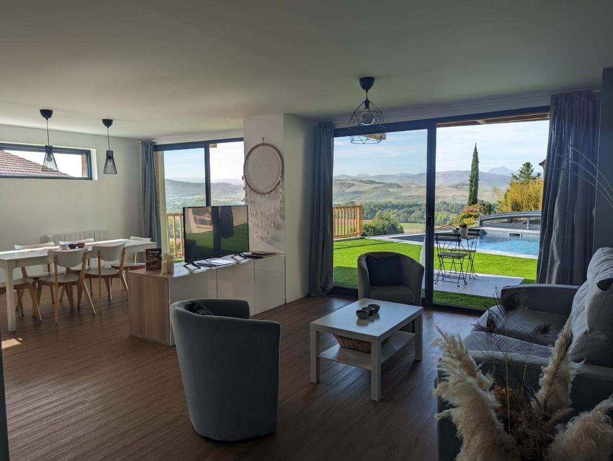 Bienvenue Chez Severine Et Julien Appartement 75M2 Mirefleurs المظهر الخارجي الصورة